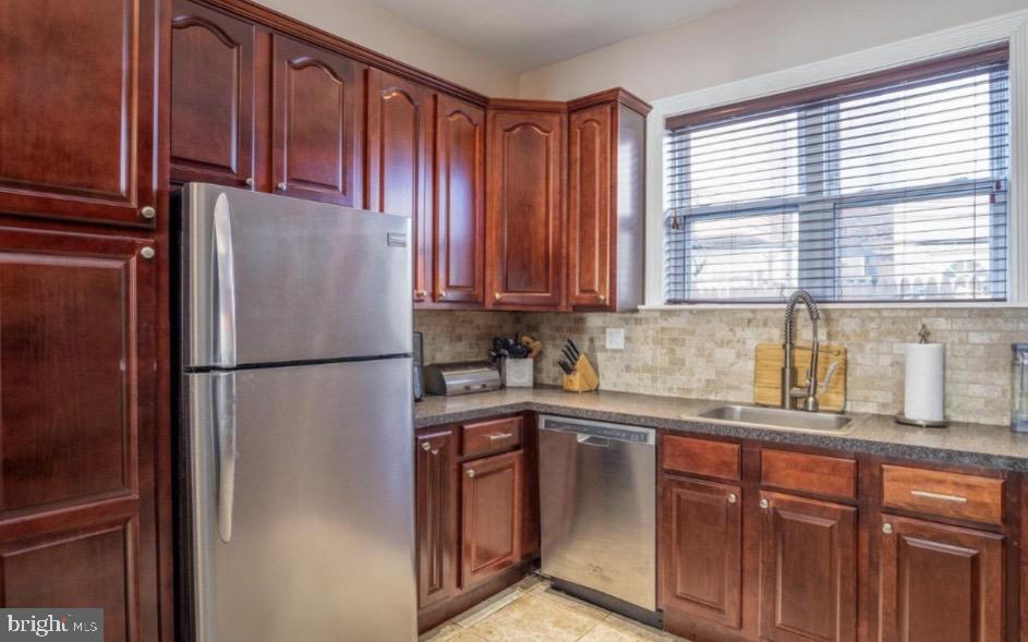 GIRARD ESTATES - Residential