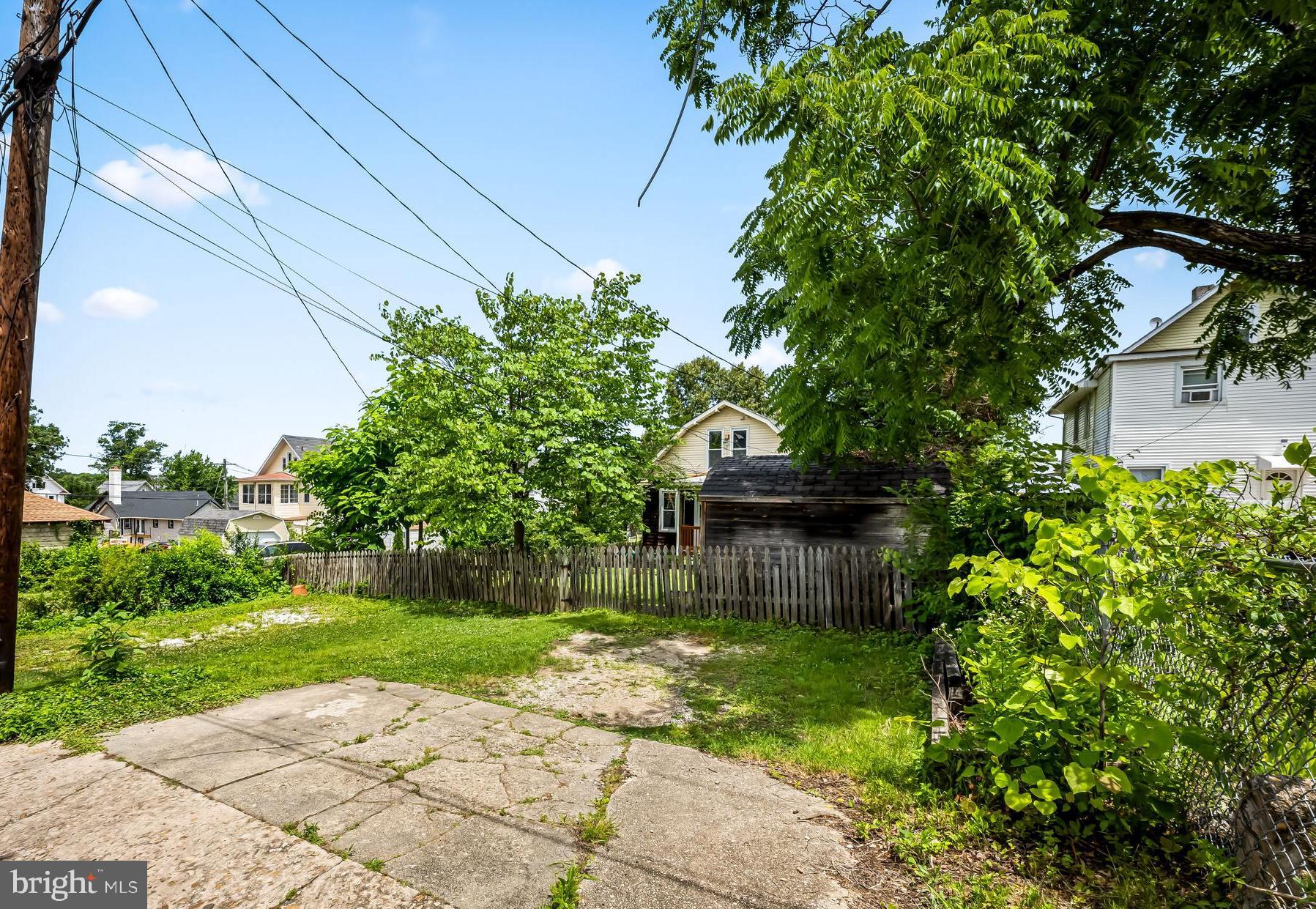 LAURAVILLE HISTORIC DISTRICT - Residential