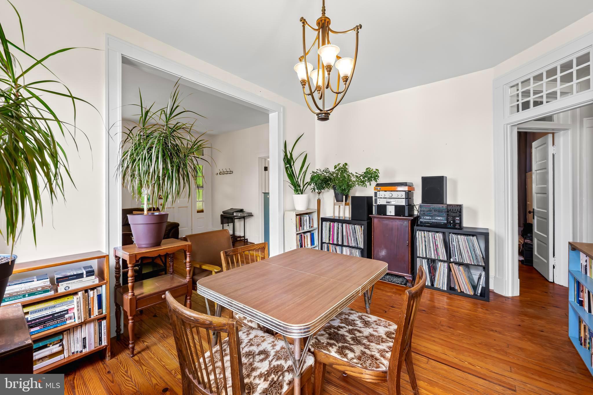LAURAVILLE HISTORIC DISTRICT - Residential