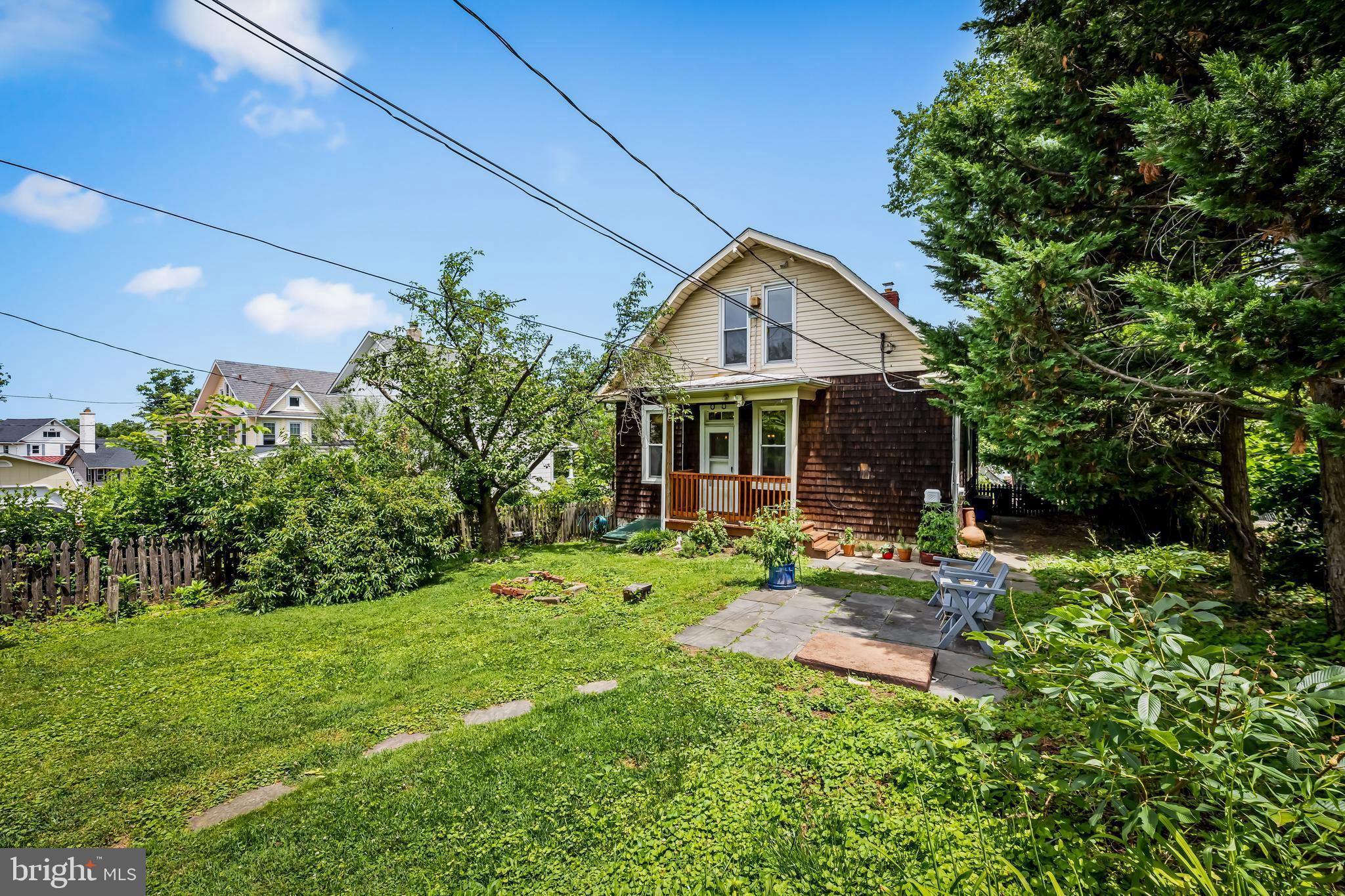 LAURAVILLE HISTORIC DISTRICT - Residential