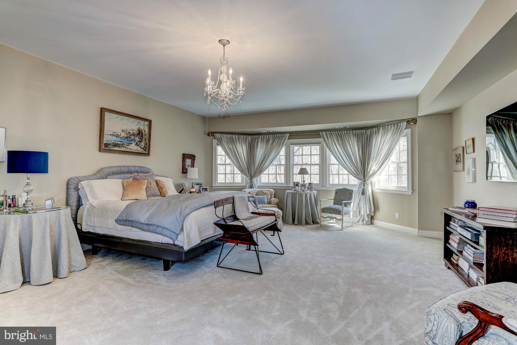 HUNTER'S CREST - Residential