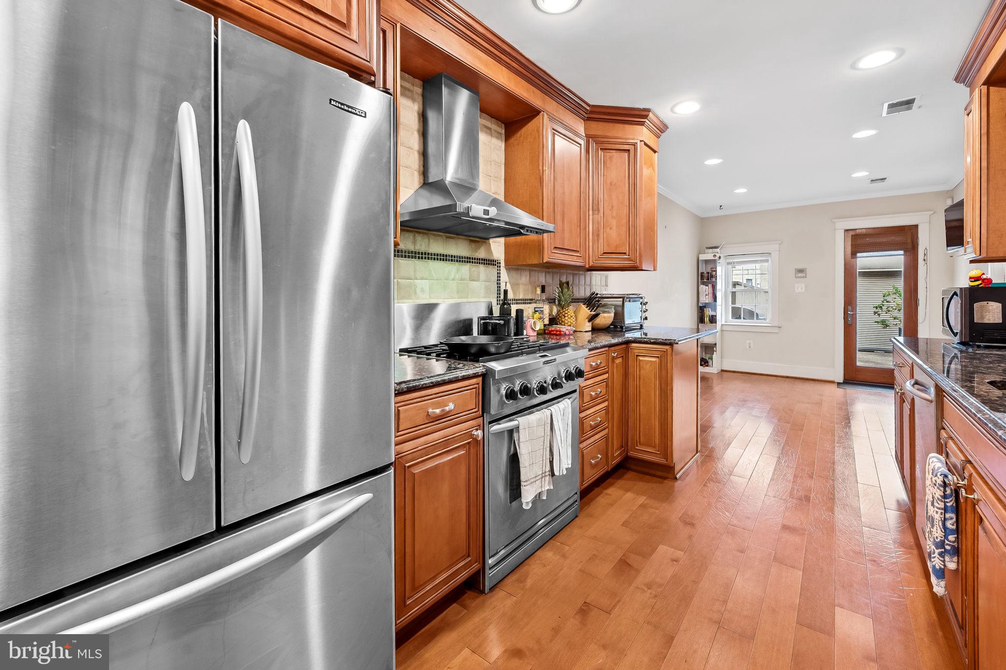 LITTLE ITALY - Residential