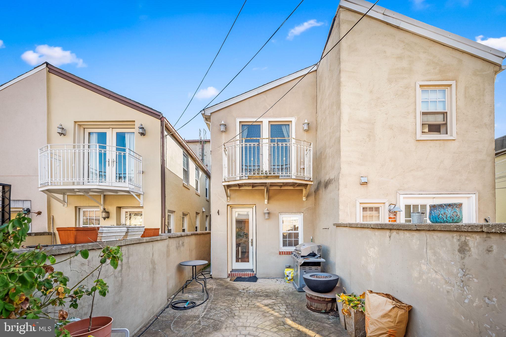LITTLE ITALY - Residential