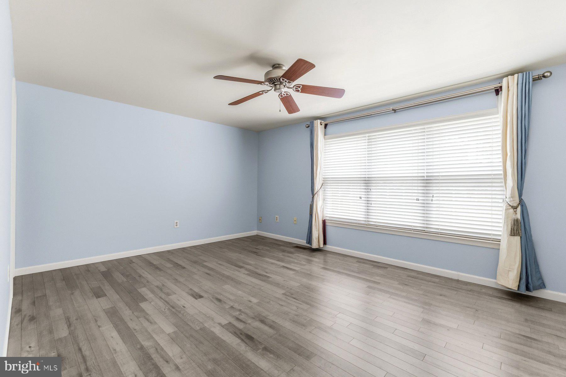 D EVEREUX WEST - Residential