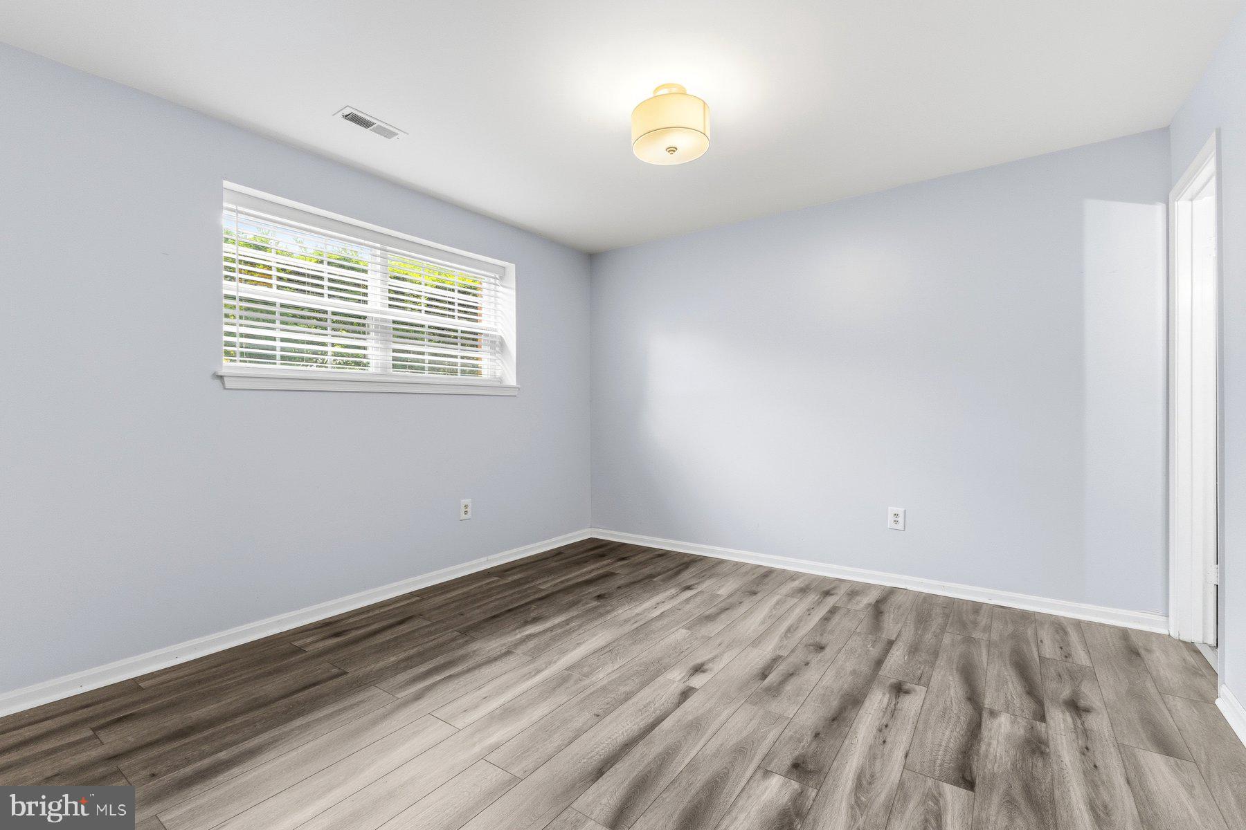 D EVEREUX WEST - Residential