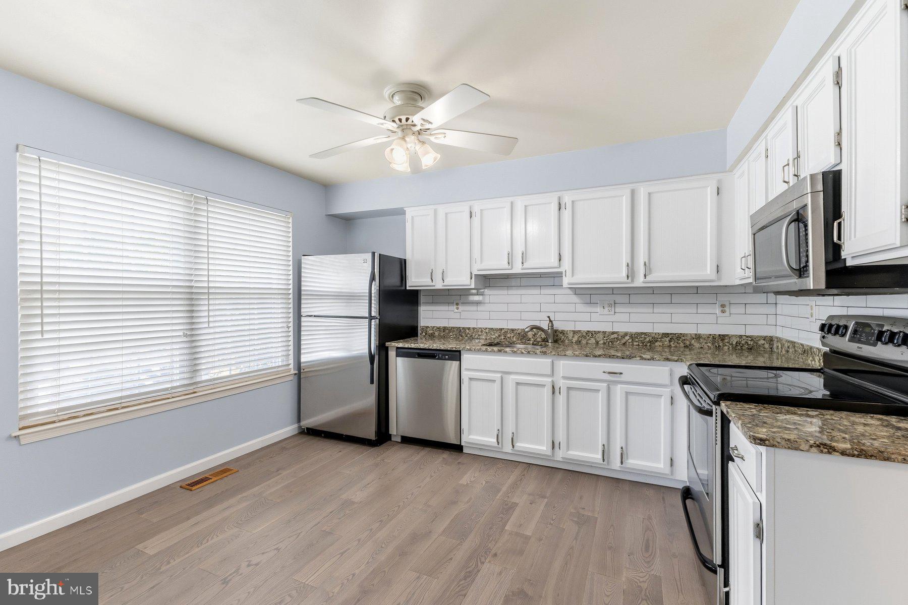 D EVEREUX WEST - Residential