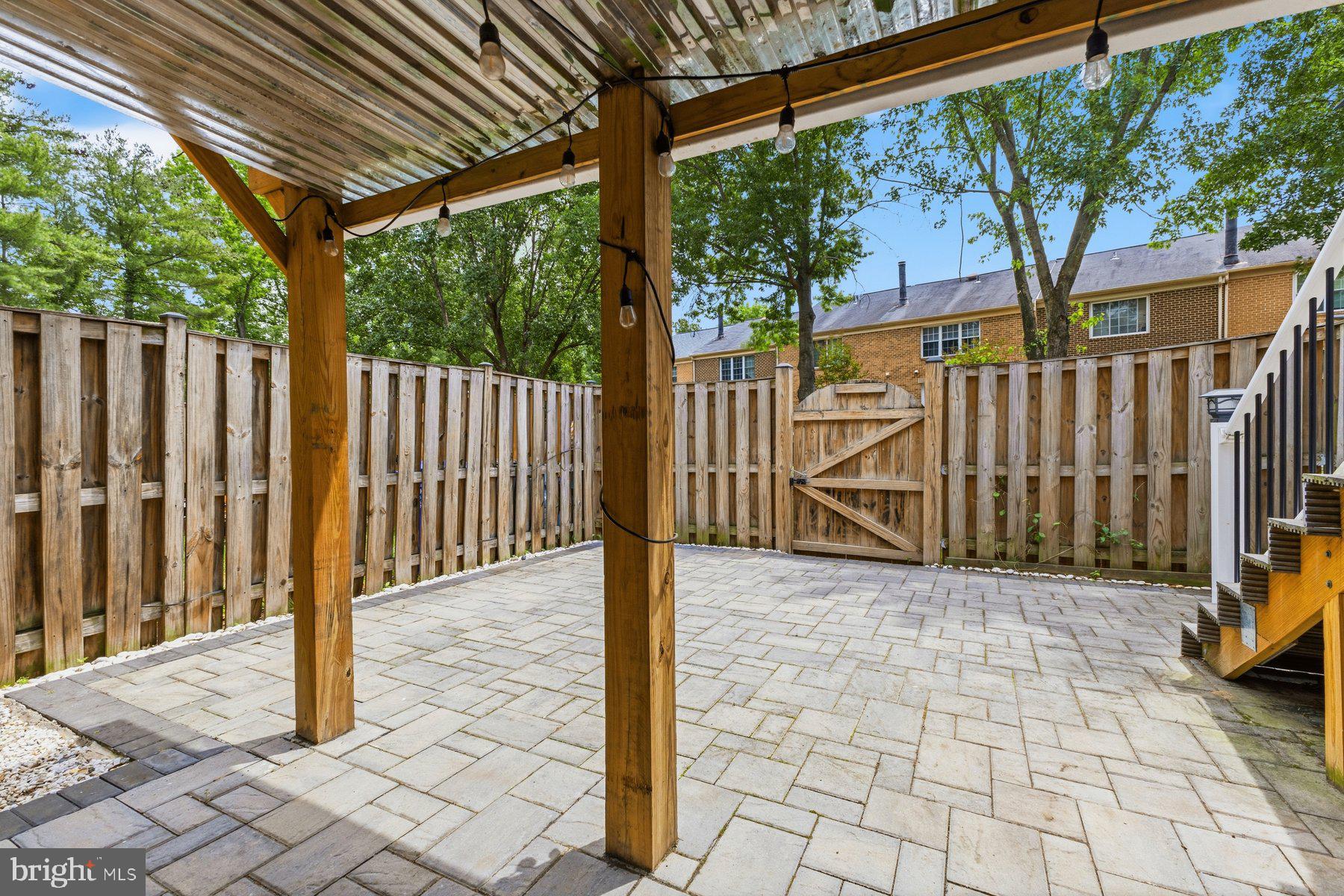 D EVEREUX WEST - Residential