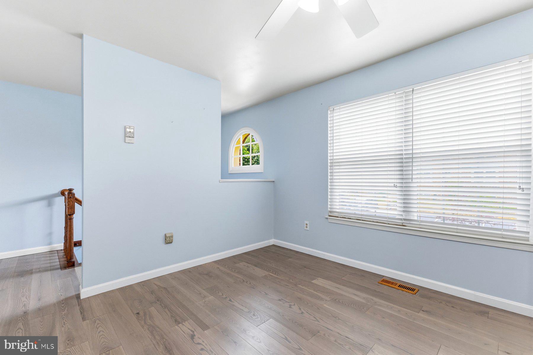 D EVEREUX WEST - Residential
