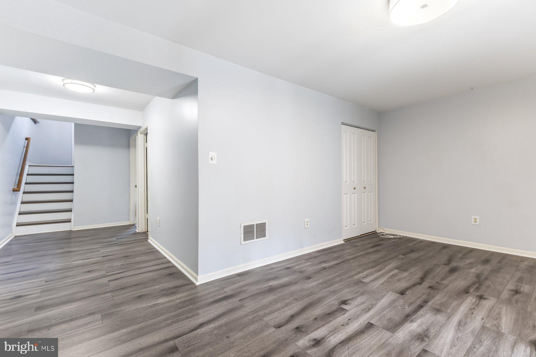 D EVEREUX WEST - Residential