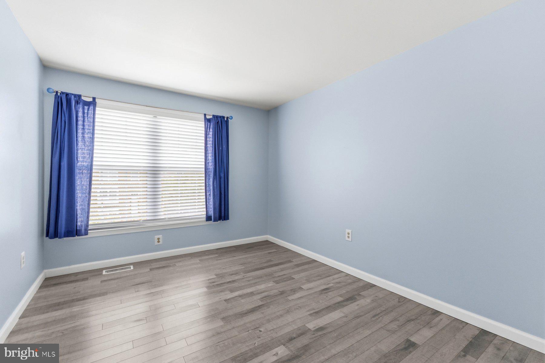 D EVEREUX WEST - Residential