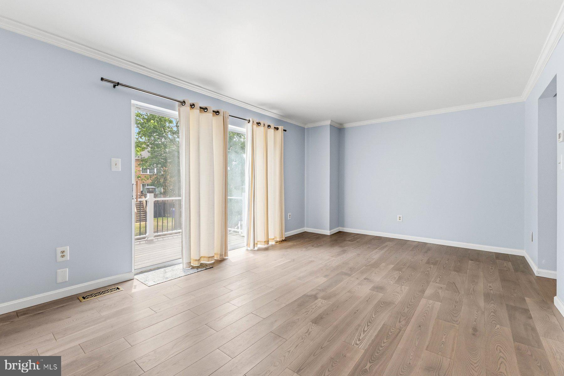 D EVEREUX WEST - Residential