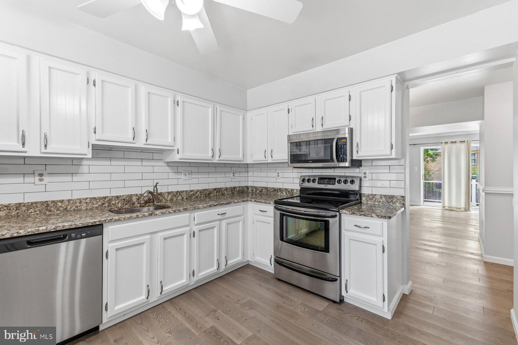 D EVEREUX WEST - Residential