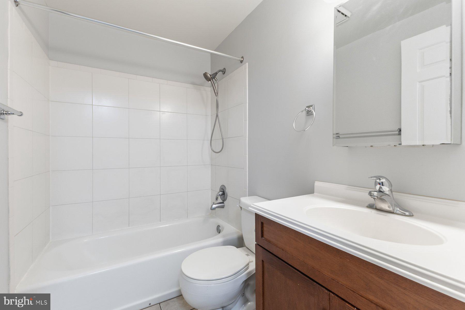 D EVEREUX WEST - Residential