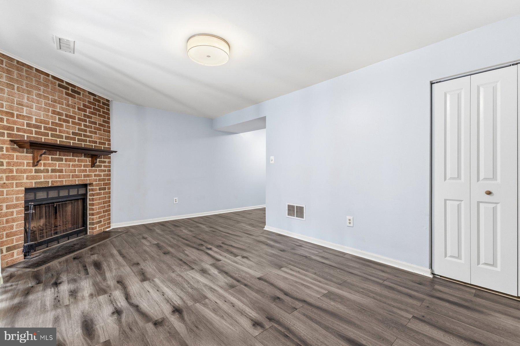 D EVEREUX WEST - Residential