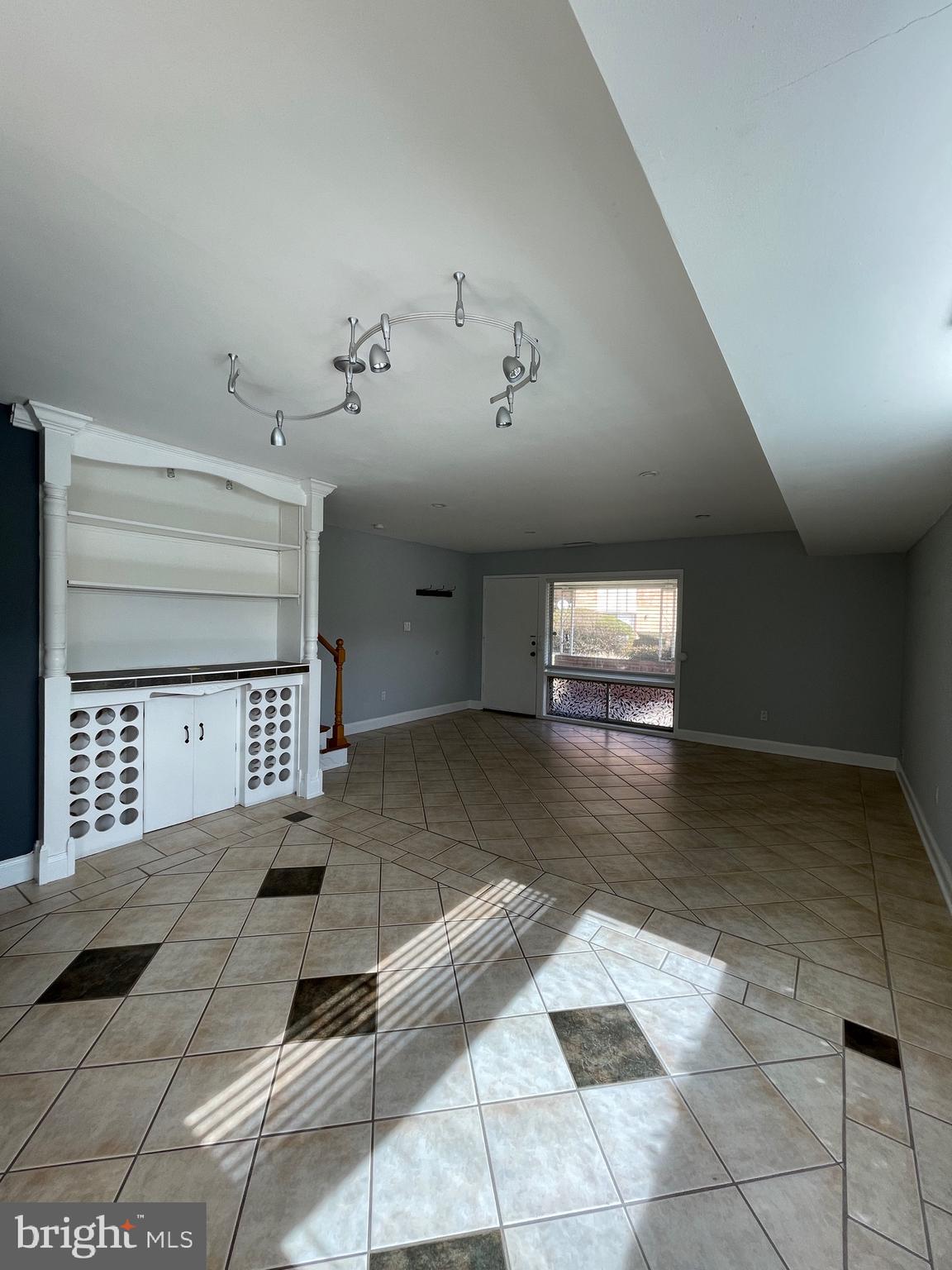 MOSBY WOODS TOWNHOUSE - Residential Lease