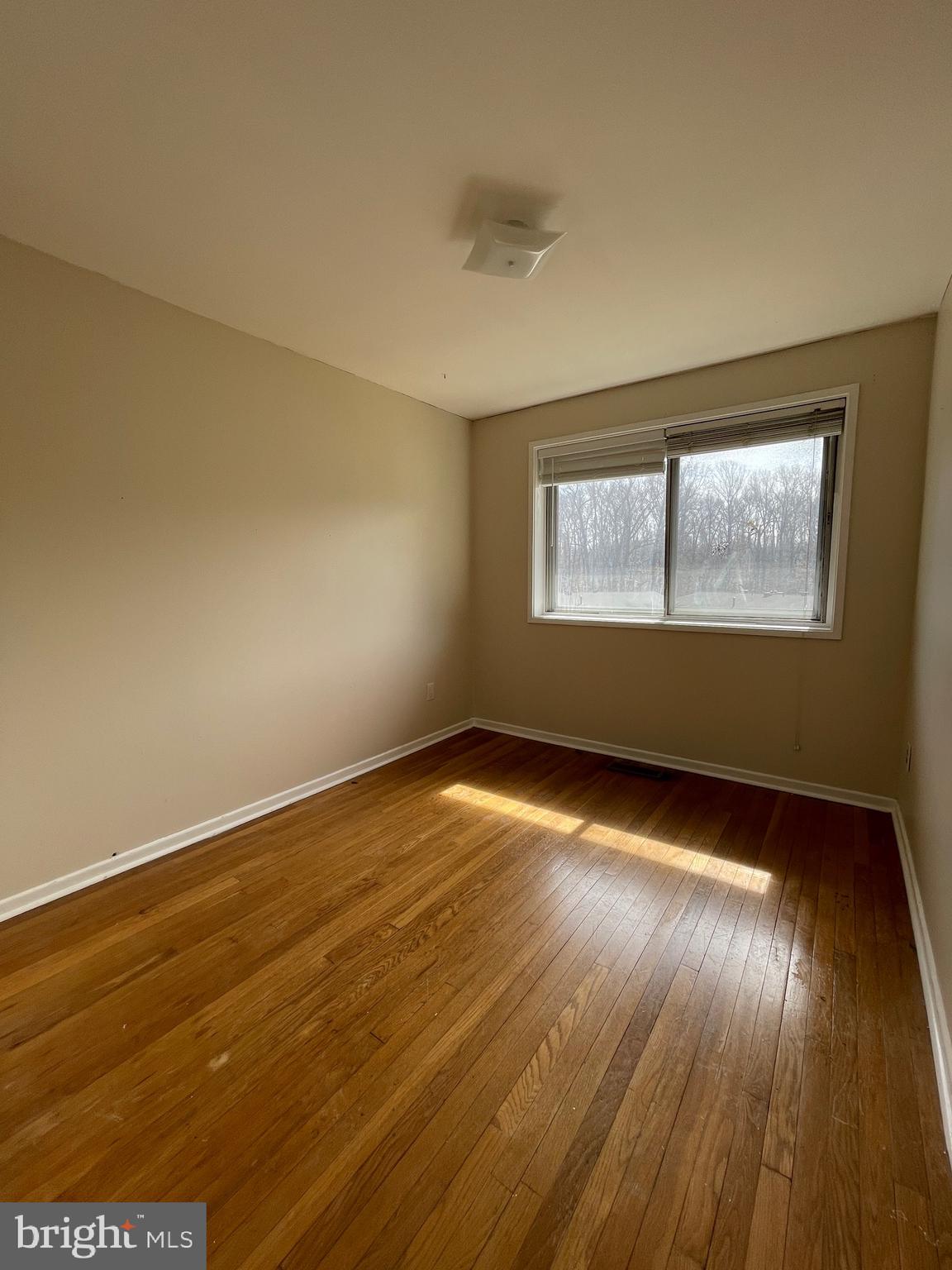 MOSBY WOODS TOWNHOUSE - Residential Lease