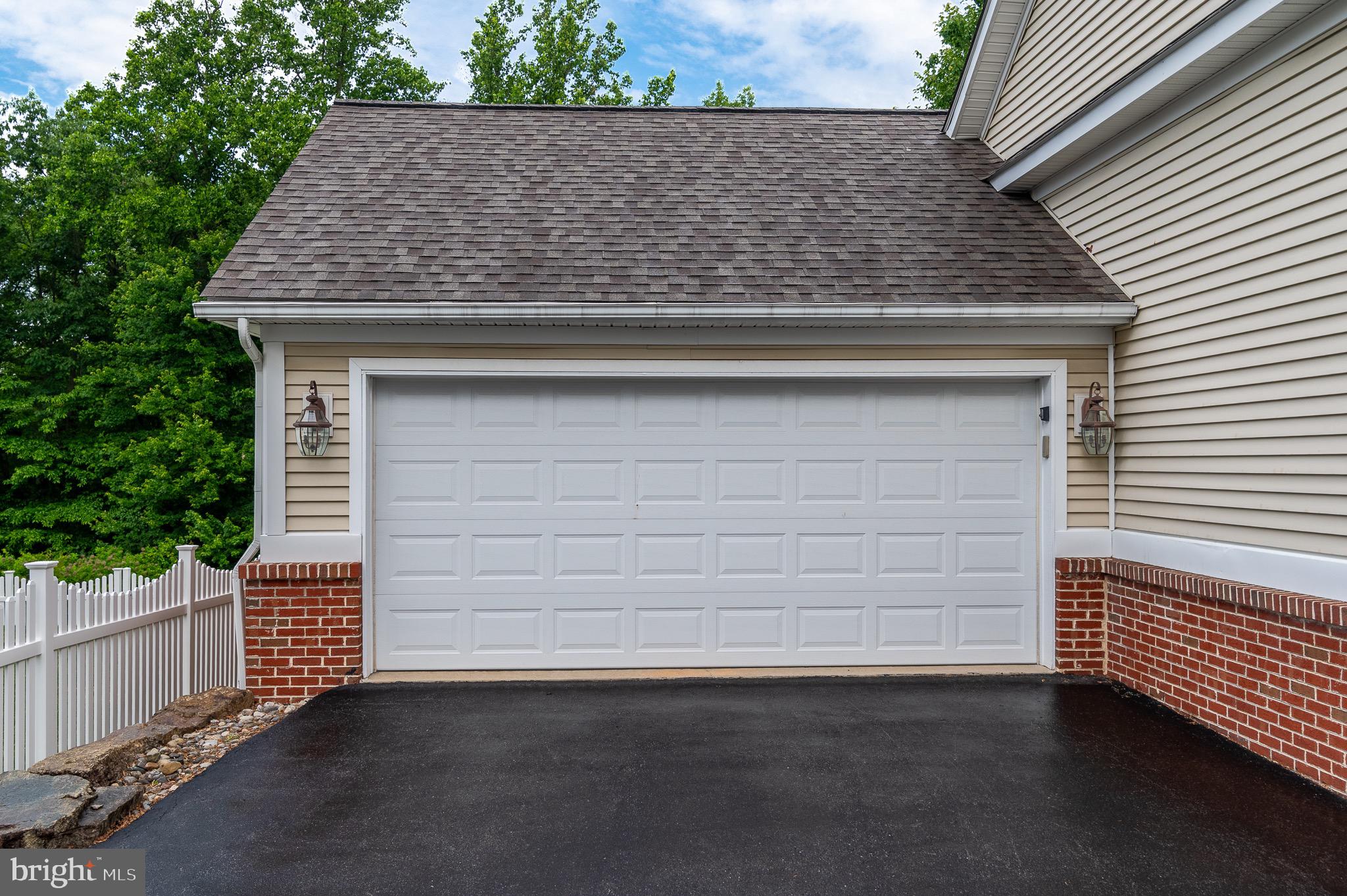 WEATHERSTONE - Residential