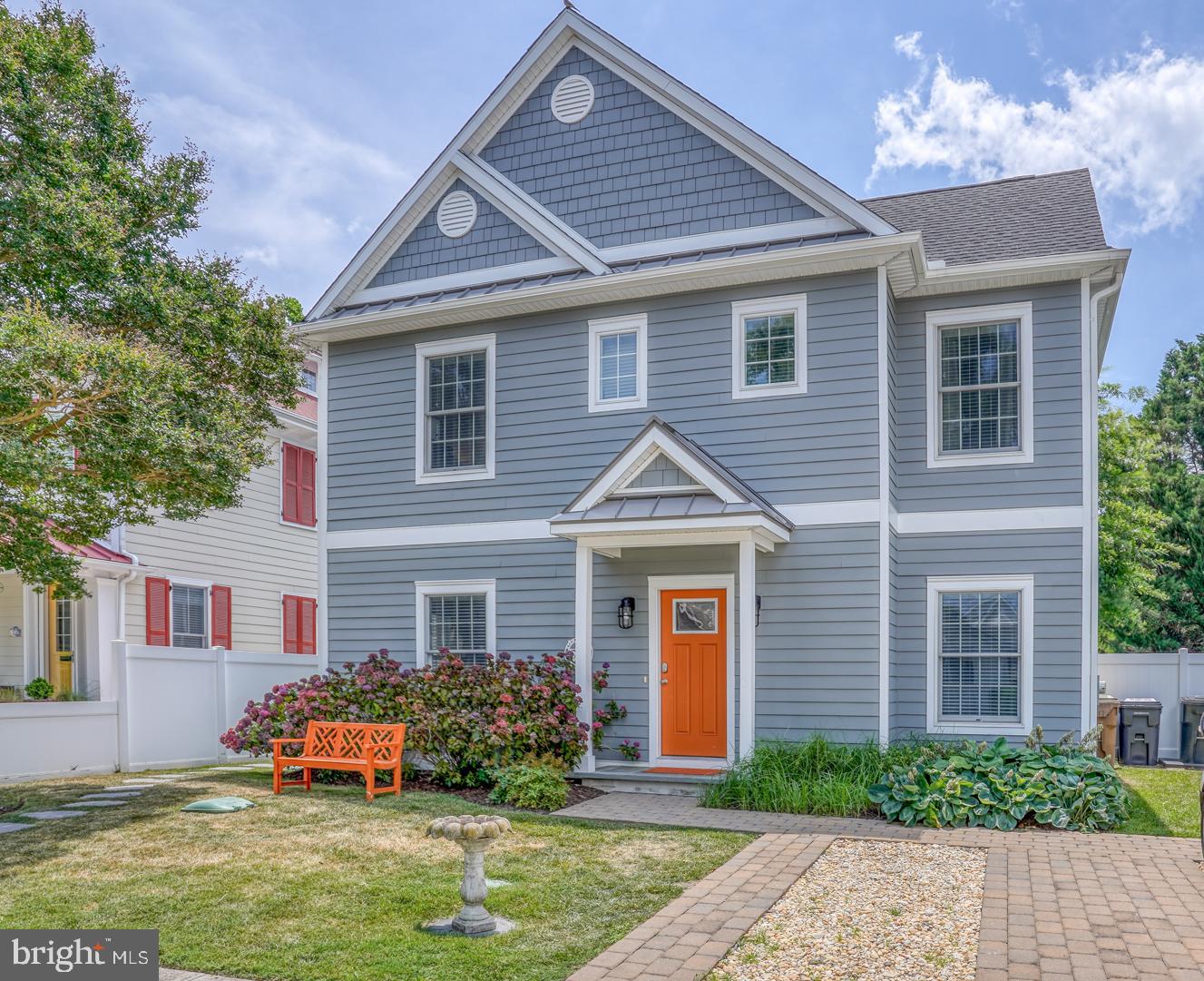 COUNTRY CLUB ESTATES - Residential