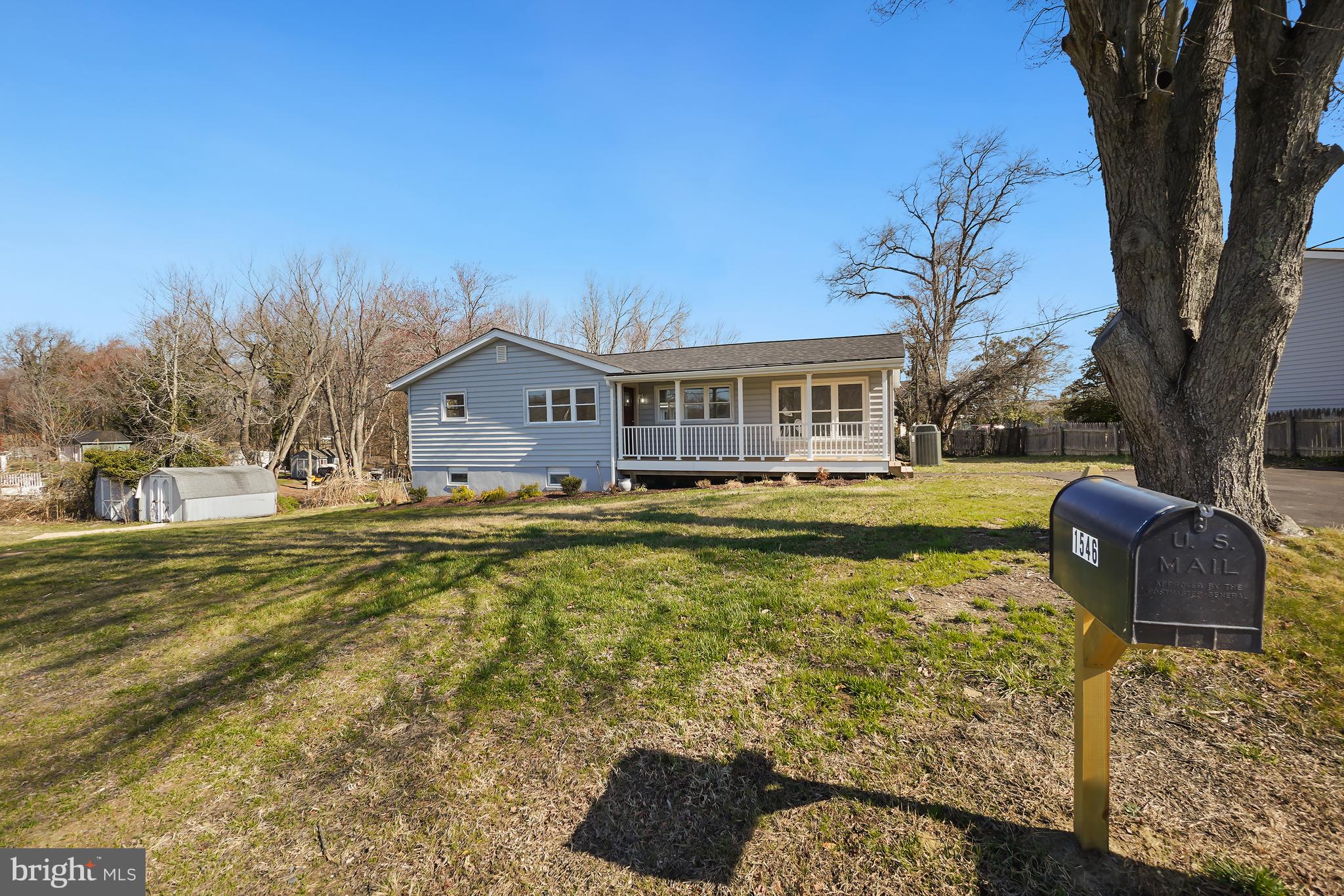 SAUNDERS POINT - Residential