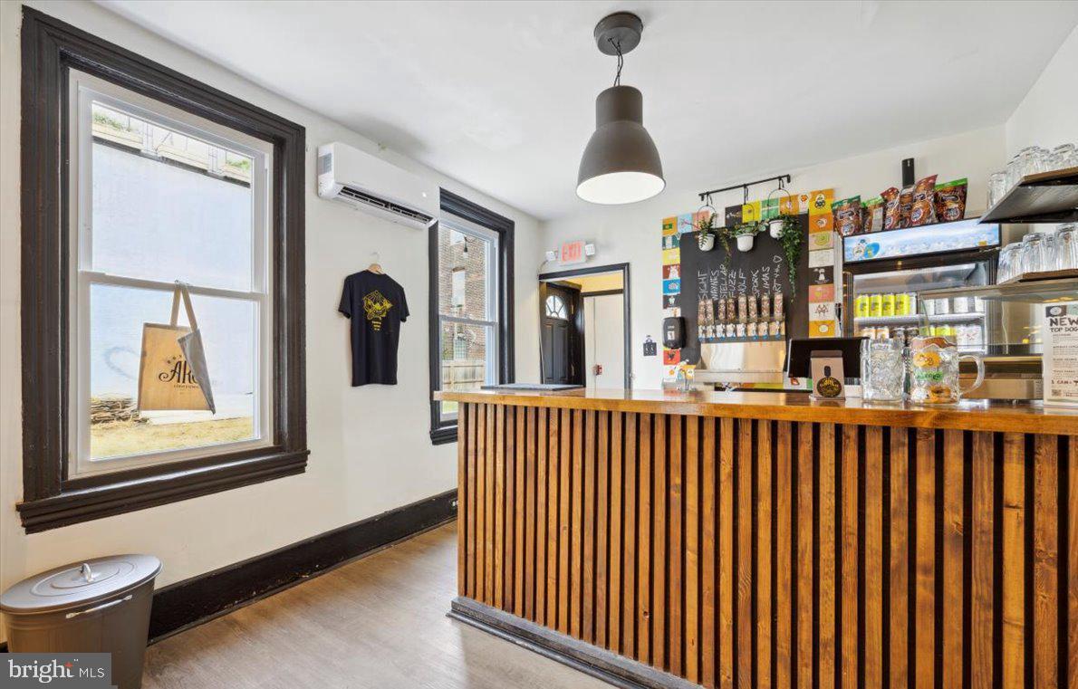 FISHTOWN - Commercial Sale
