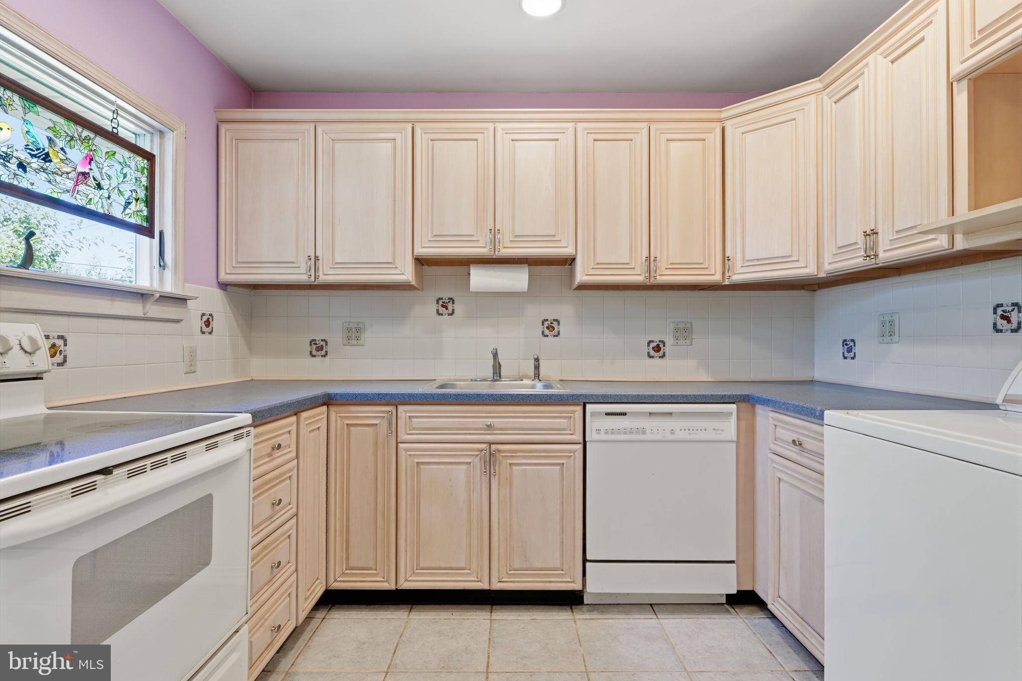 TWIN OAKS - Residential