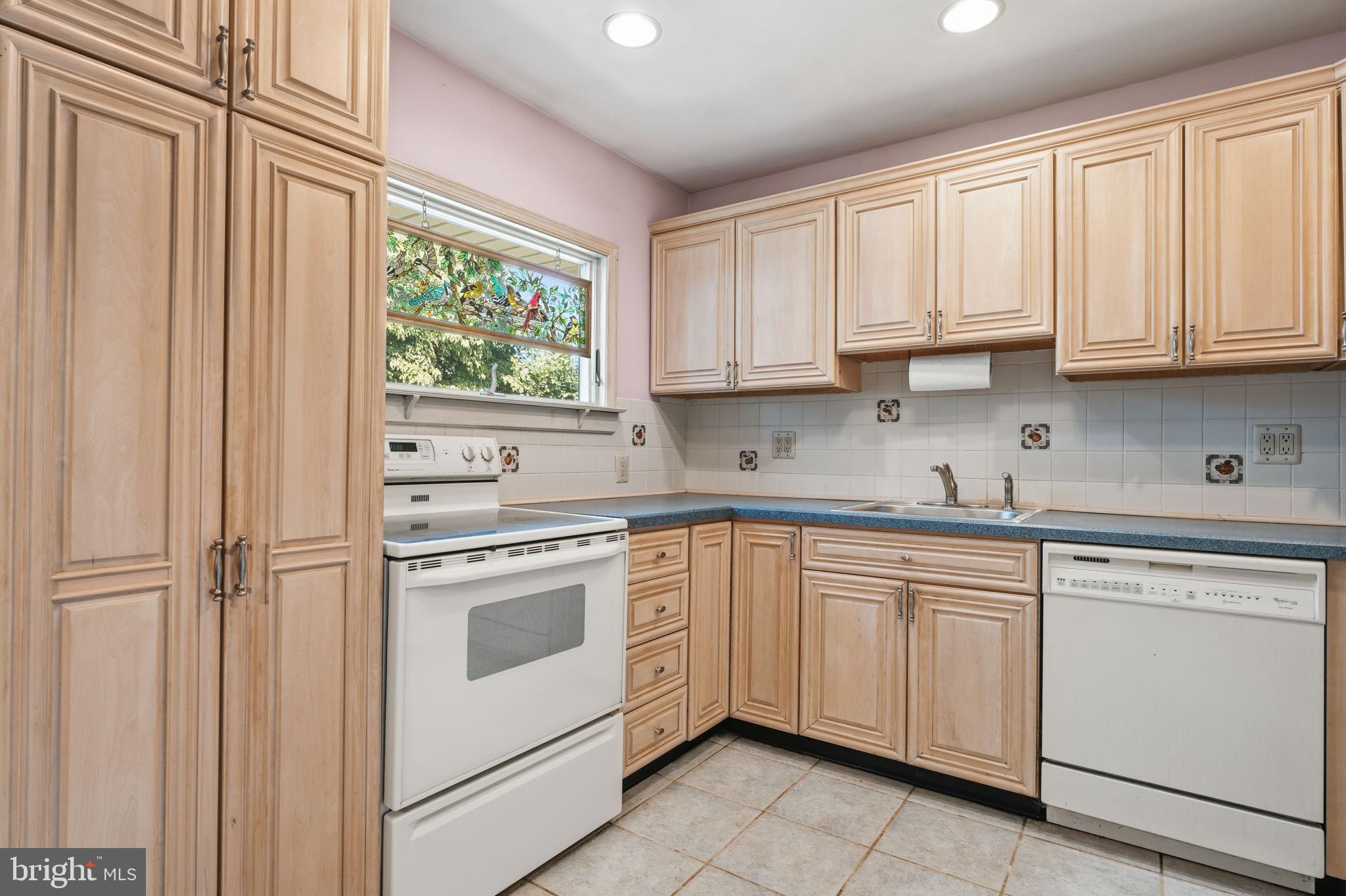 TWIN OAKS - Residential