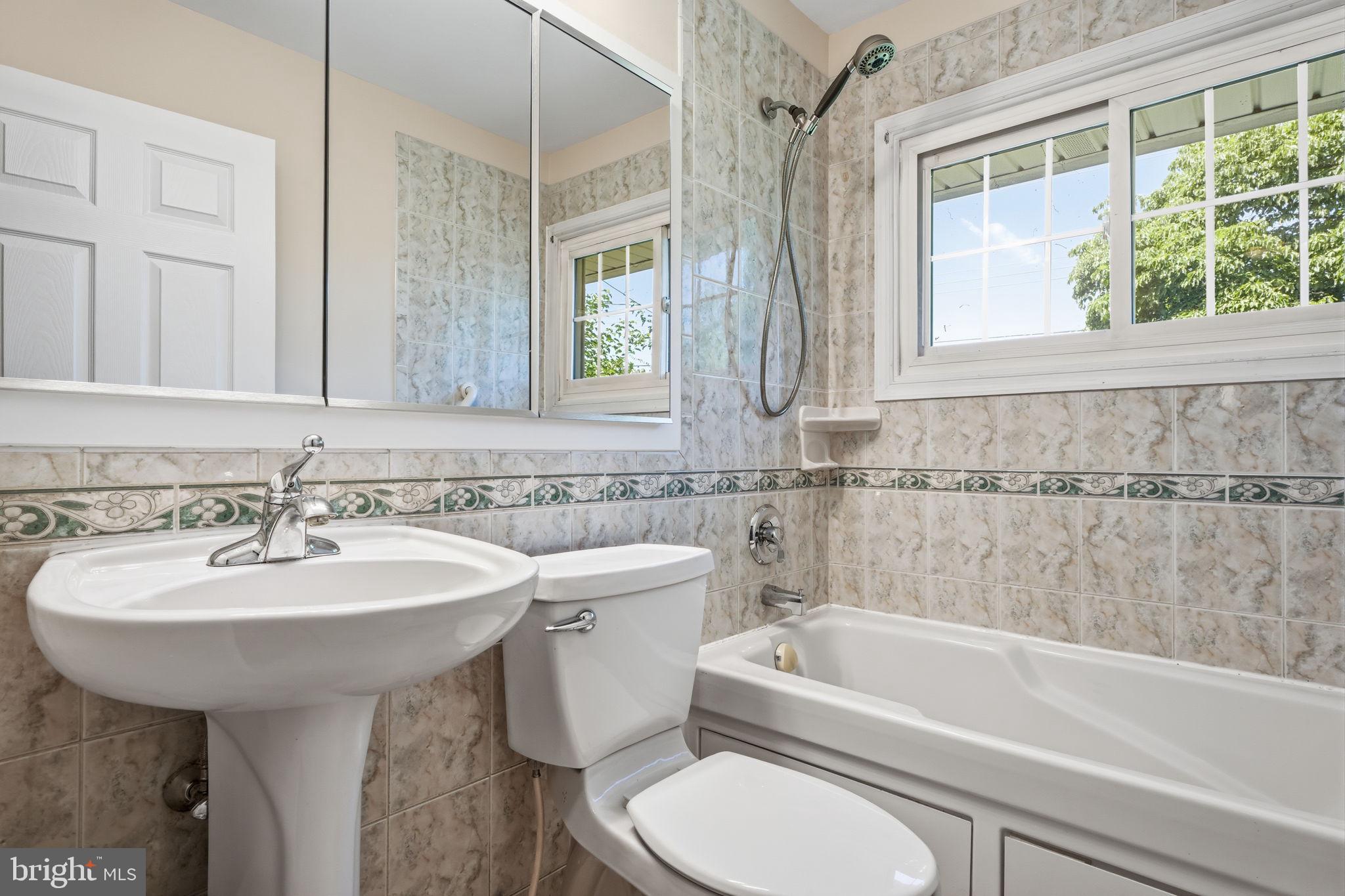 TWIN OAKS - Residential