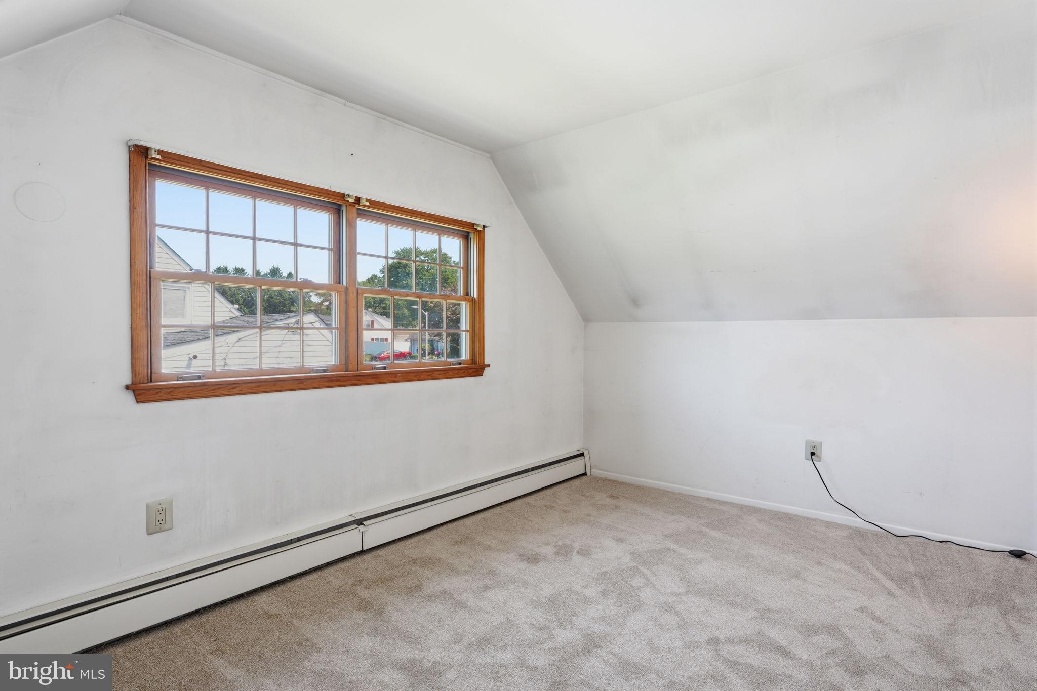 TWIN OAKS - Residential