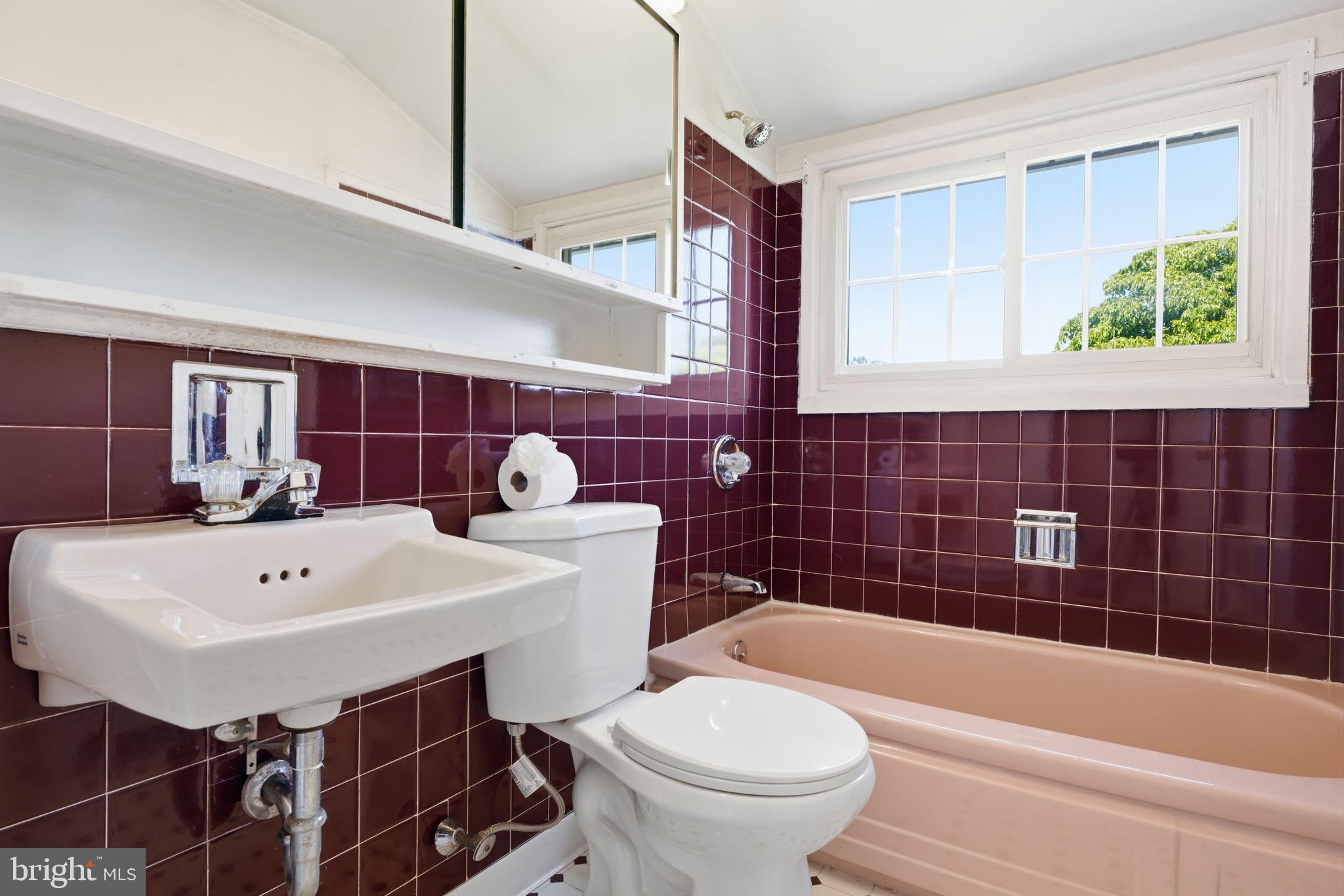 TWIN OAKS - Residential