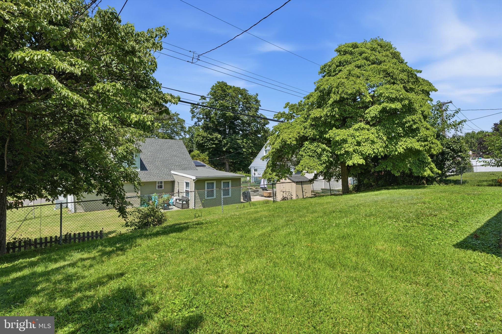TWIN OAKS - Residential