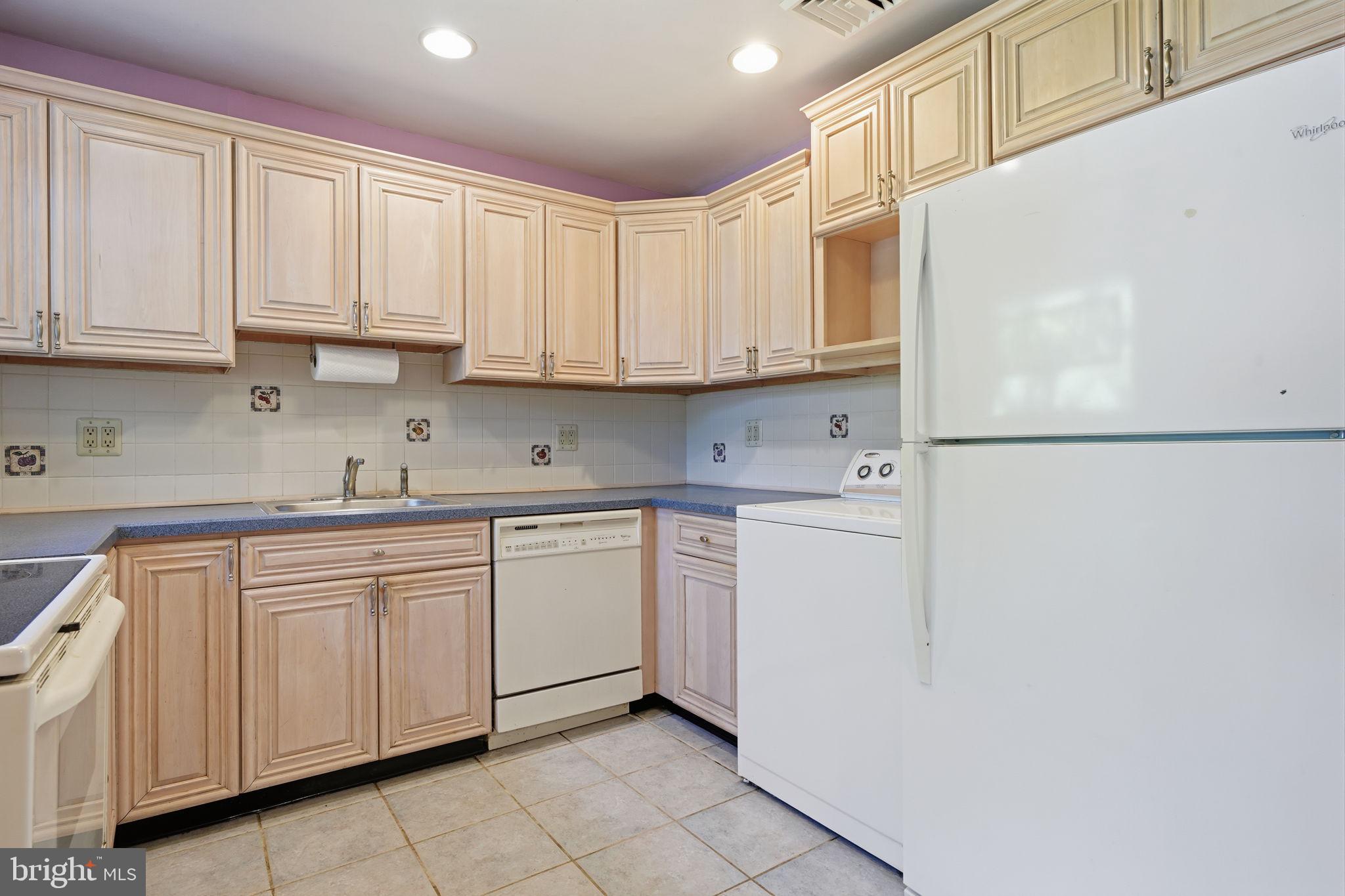 TWIN OAKS - Residential