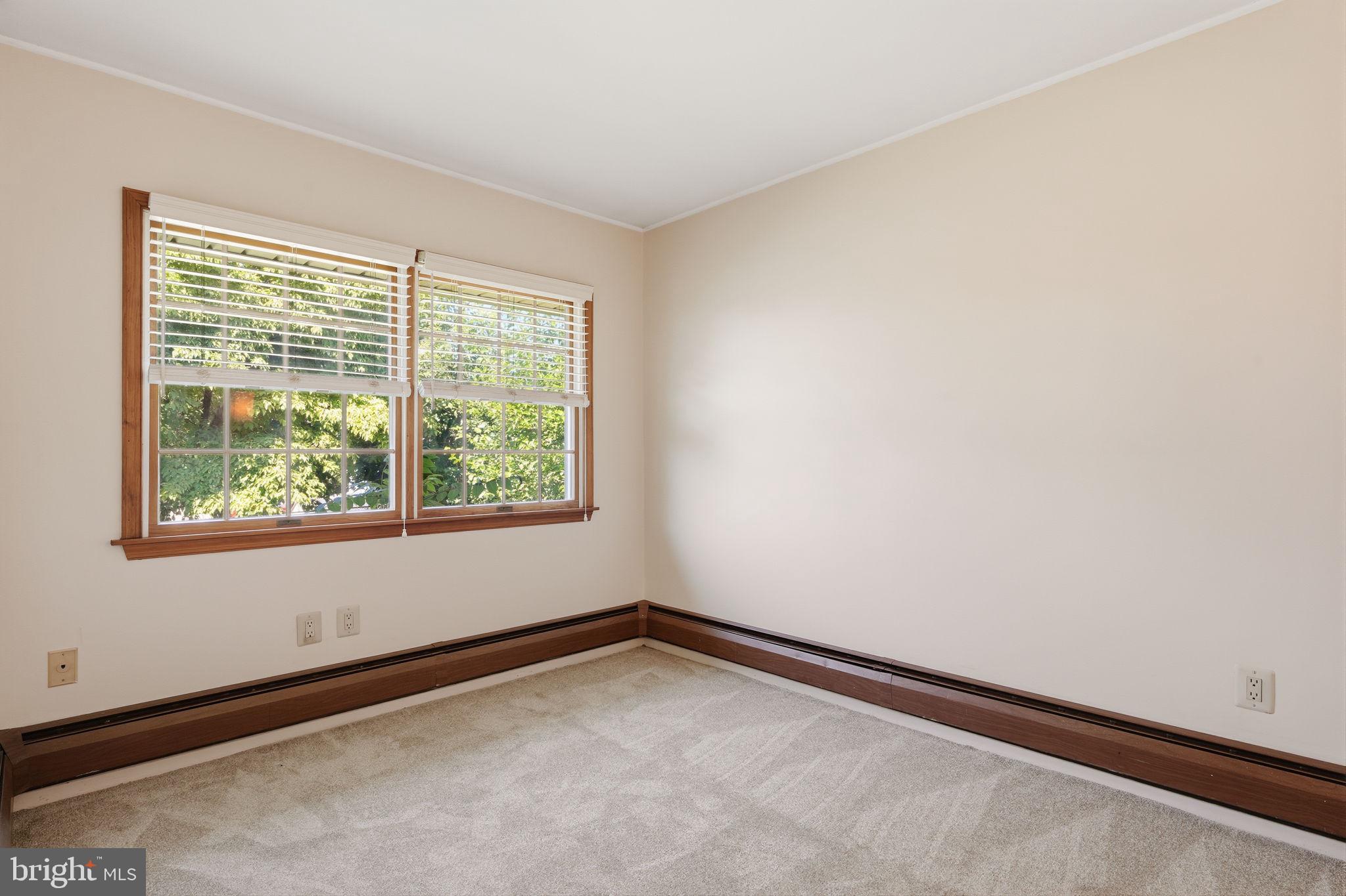 TWIN OAKS - Residential