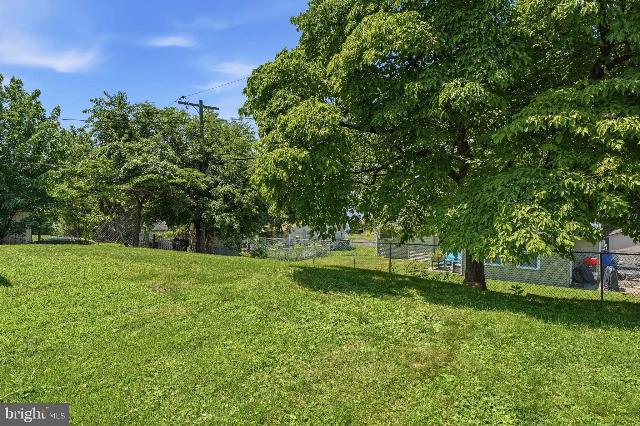 TWIN OAKS - Residential