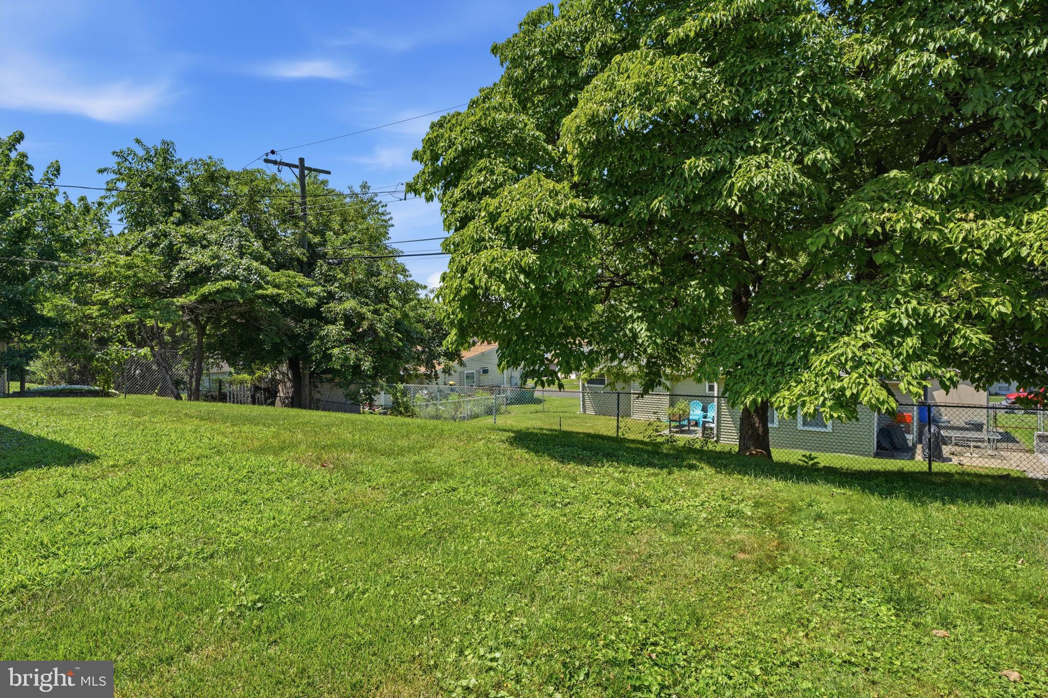 TWIN OAKS - Residential