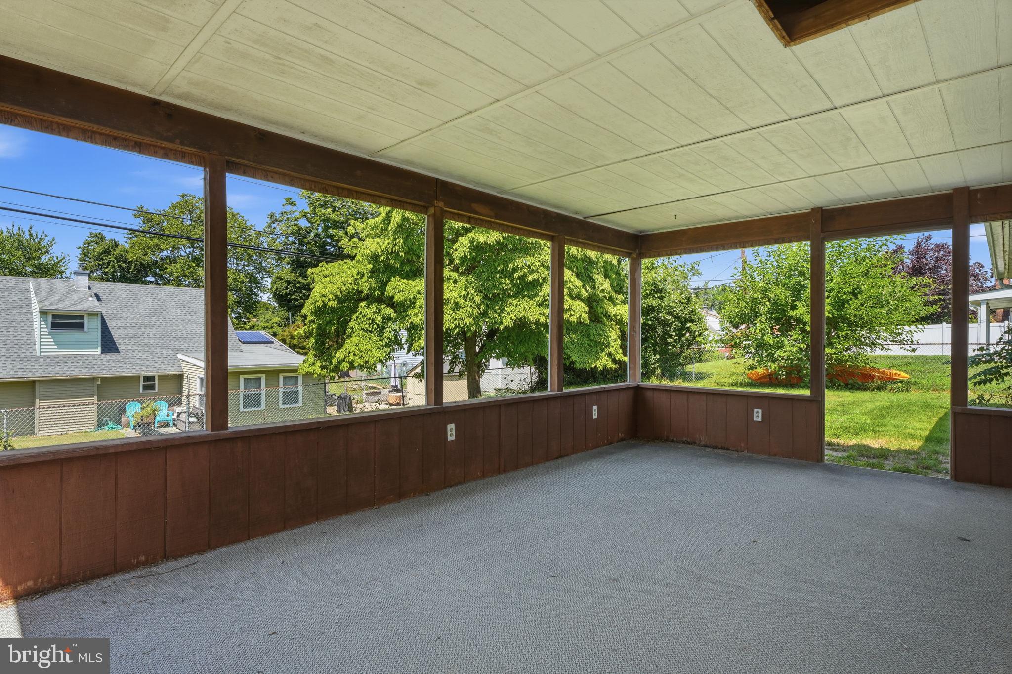 TWIN OAKS - Residential