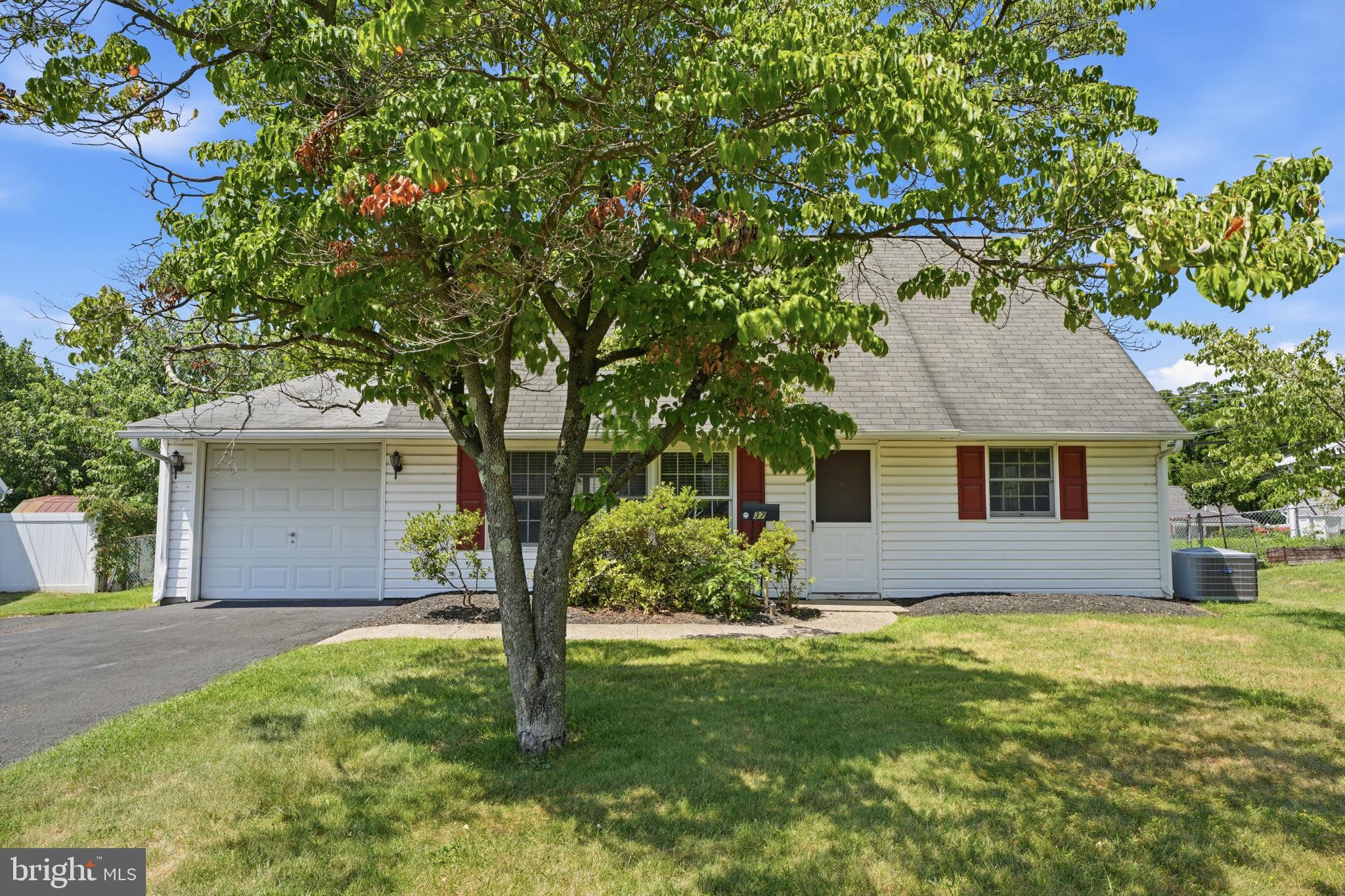 TWIN OAKS - Residential