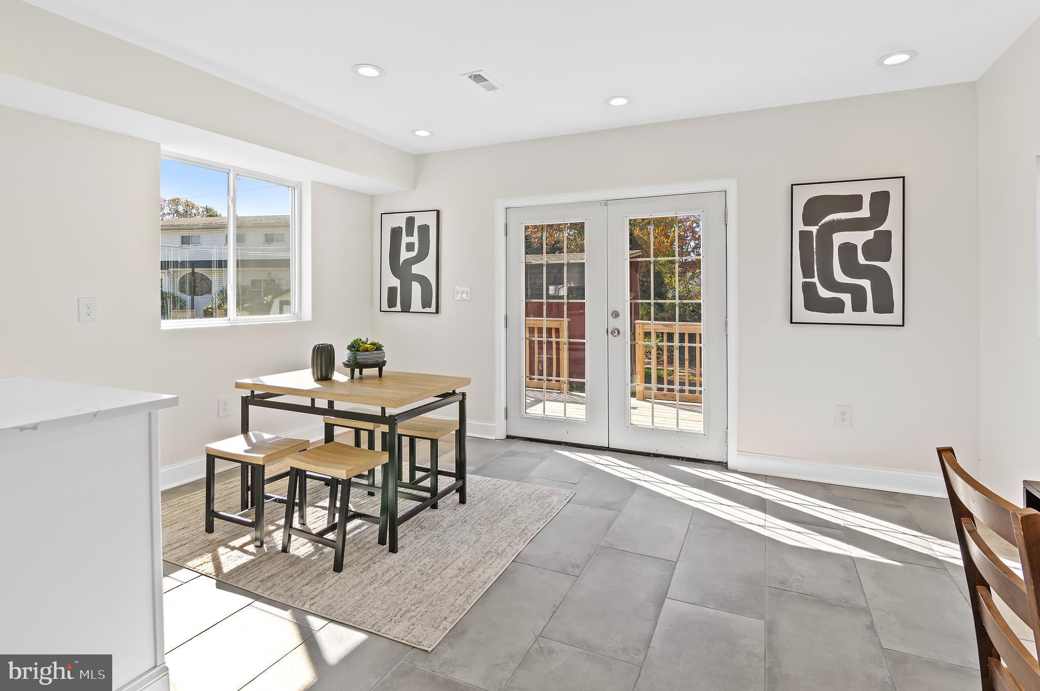SEVEN MILE - Residential