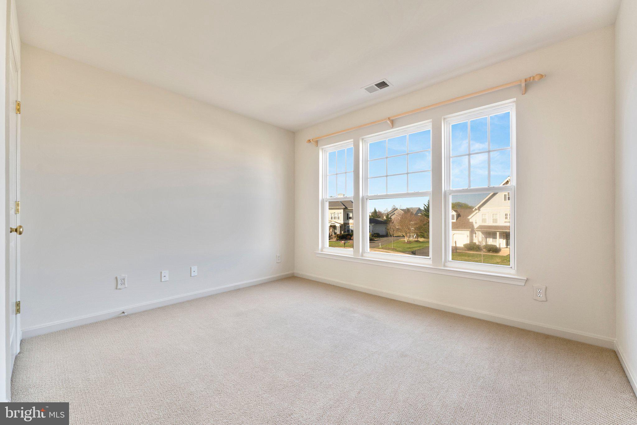 VINT HILL - Residential Lease