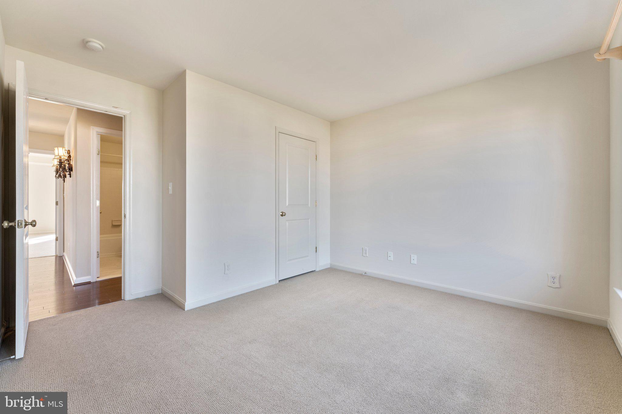 VINT HILL - Residential Lease