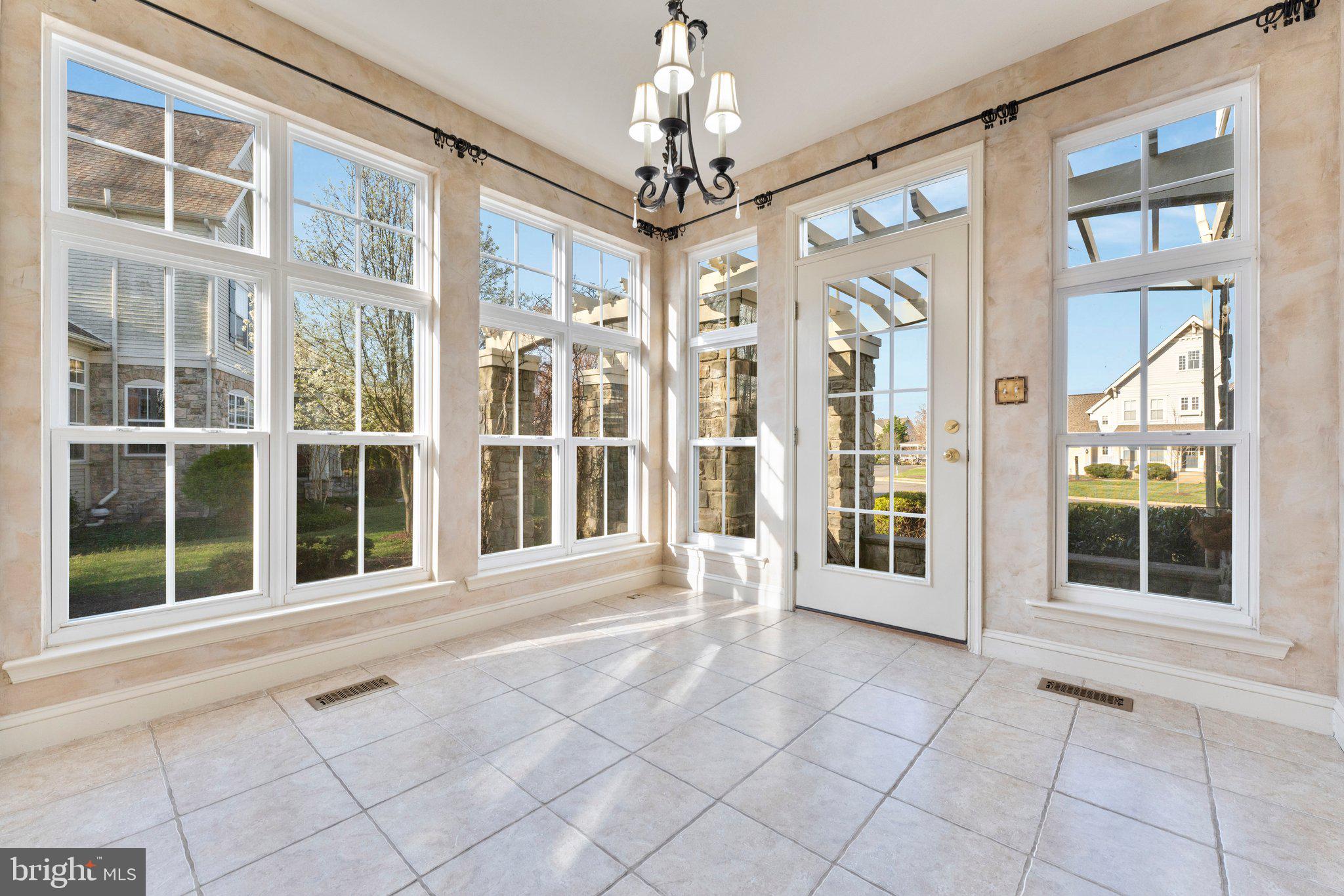 VINT HILL - Residential Lease