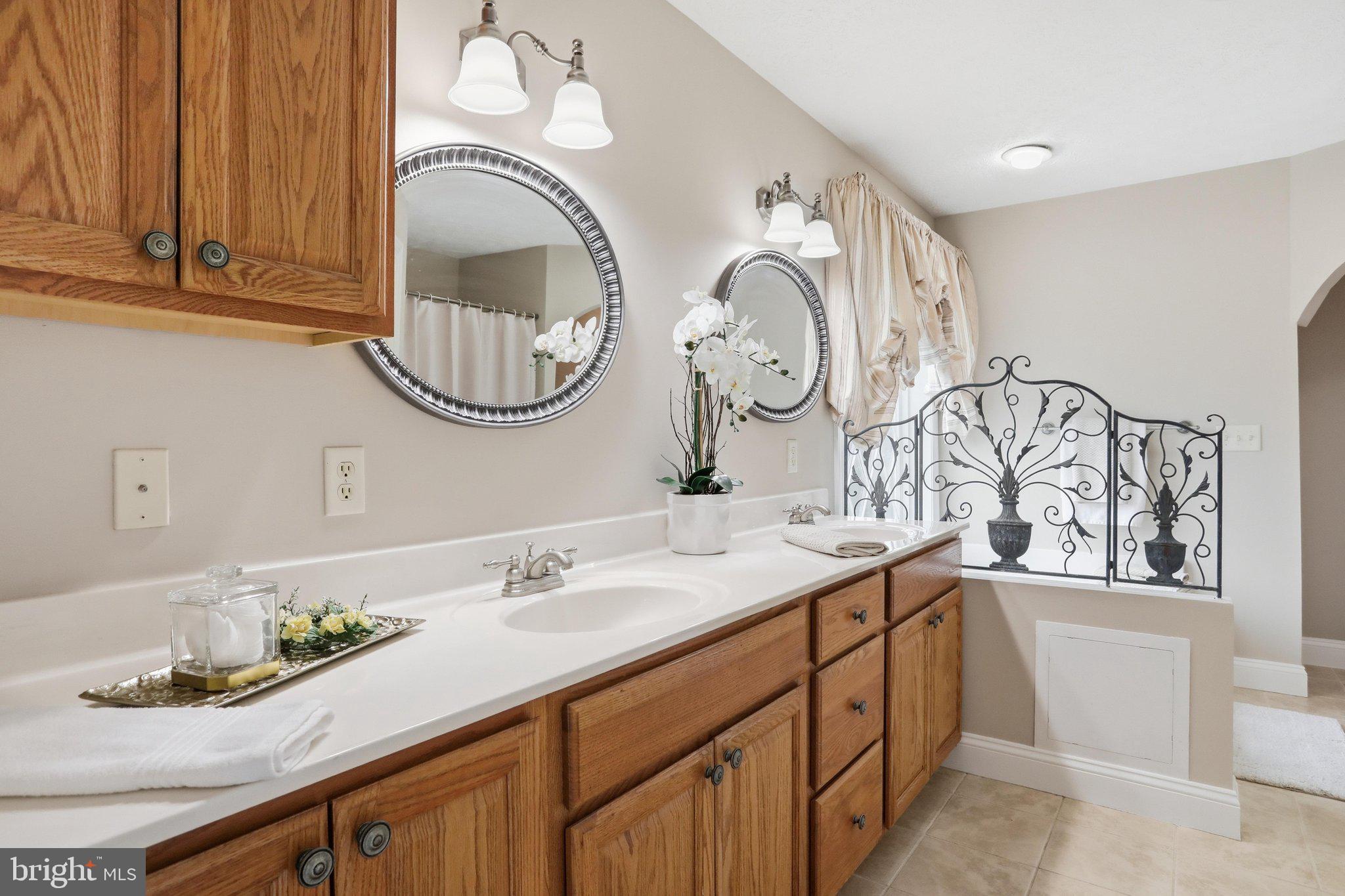 HERITAGE GROVE - Residential