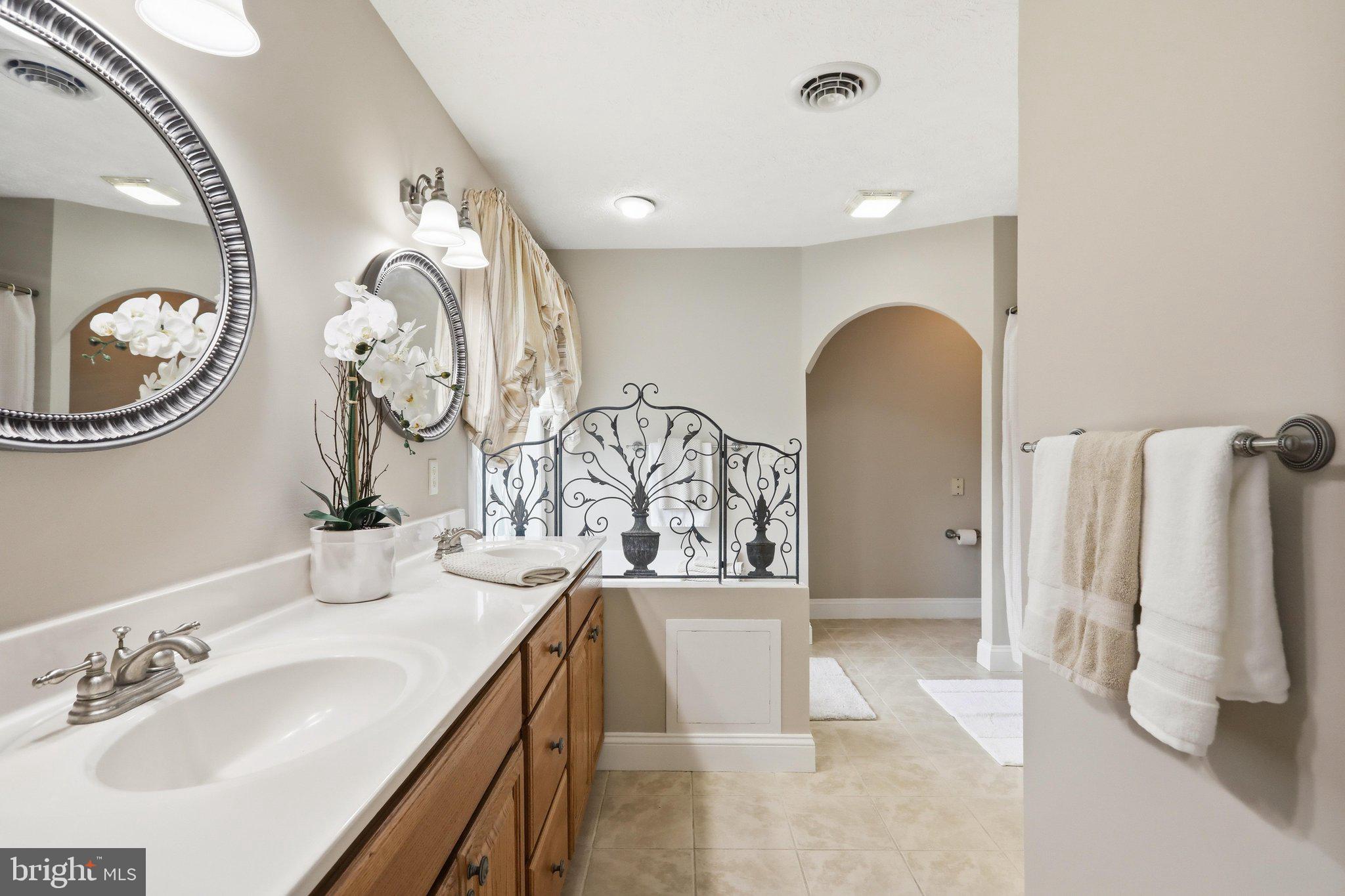 HERITAGE GROVE - Residential