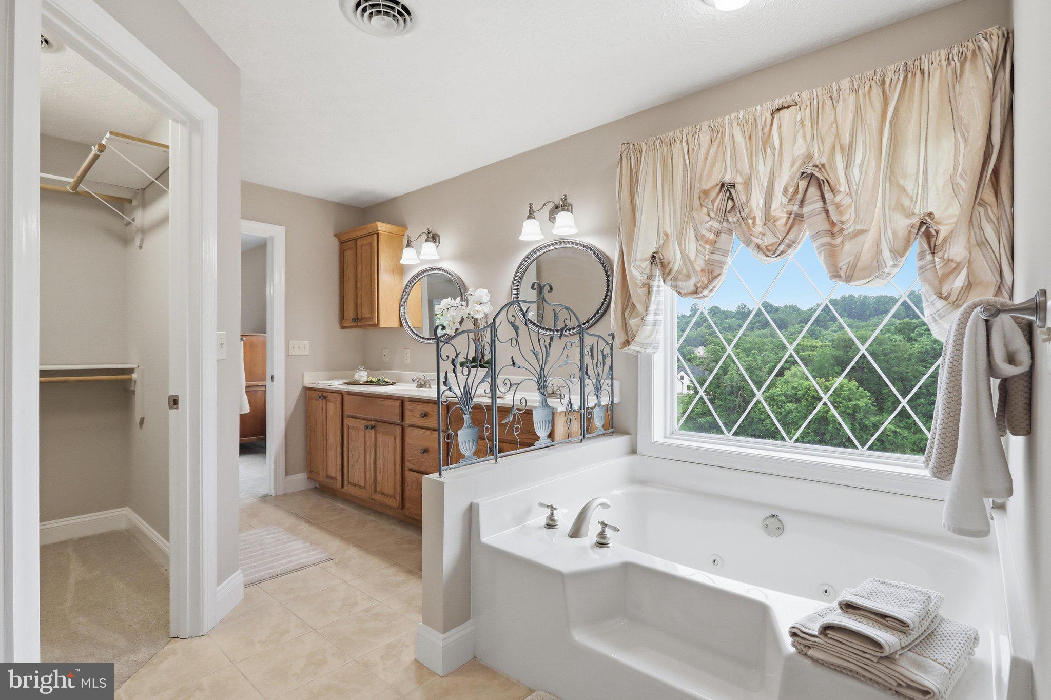HERITAGE GROVE - Residential