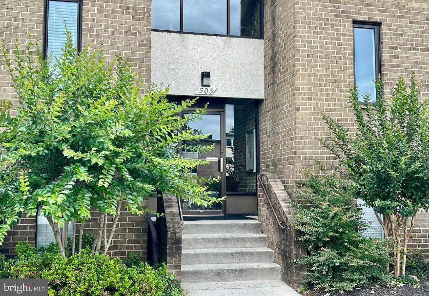 Completely Renovated top to bottom with Granite counter tops and brand new stainless appliances in the unit. New carpet and kitchen floors. NEW Custom Neutral Paint throughout! Clothes washer and dryer in unit. Location, Location WALK TO HERNDON METRO 1.1 MILES OR 5 MINS BY AUTO! Local bus service steps away!! Jefferson Mews Condo close to Dulles Airport and Toll road. Reserved Parking Space with Ample Guest Parking. Sliding Glass Door with Walk Out to Private Patio with Mature Vegetation Surrounding. Steps away from Community Pool. 🍽 Walk to Downtown Herndon – Explore local restaurants, cafés, parks, and shops, 💡 Water, trash removal, and exterior maintenance covered! Will not last!!