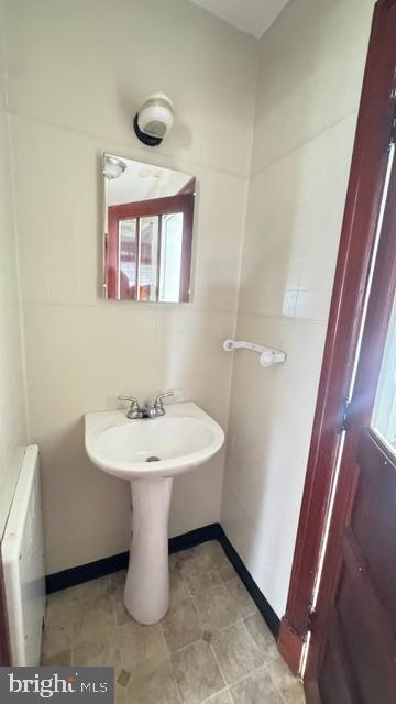 HOUCKSVILLE - Residential