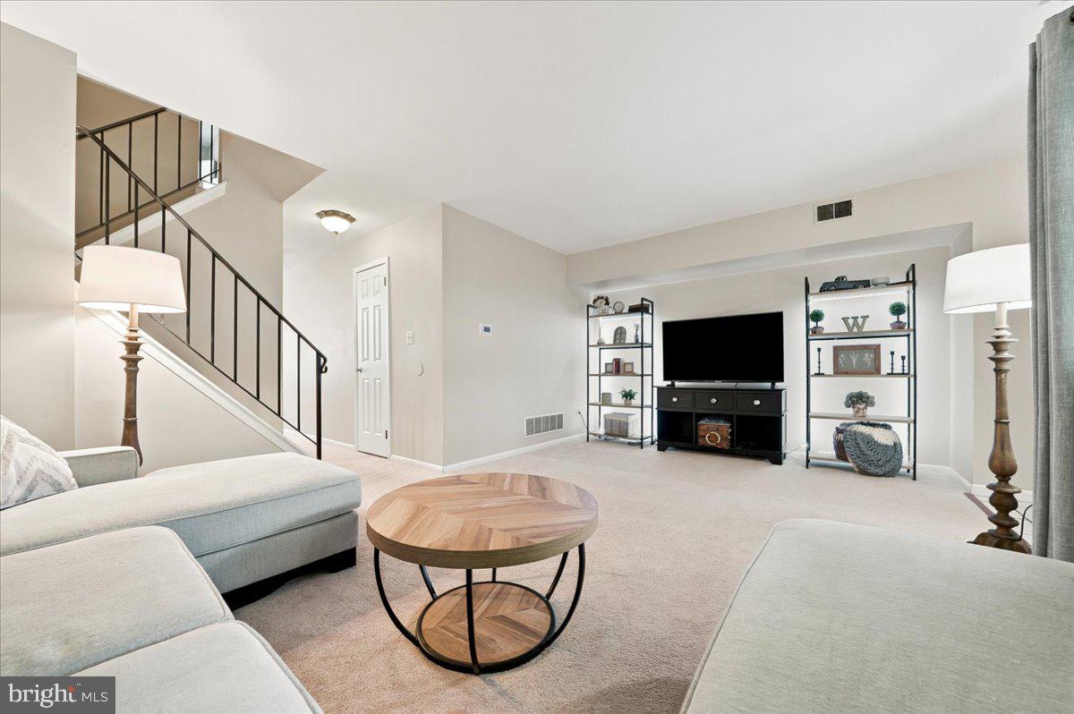 BEAVER RUN KNOLL - Residential