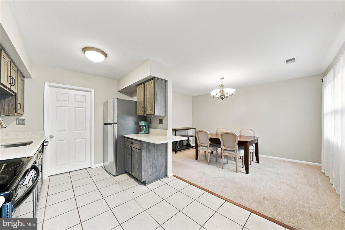 BEAVER RUN KNOLL - Residential