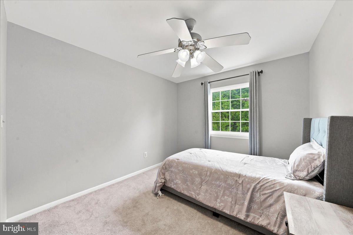 BEAVER RUN KNOLL - Residential