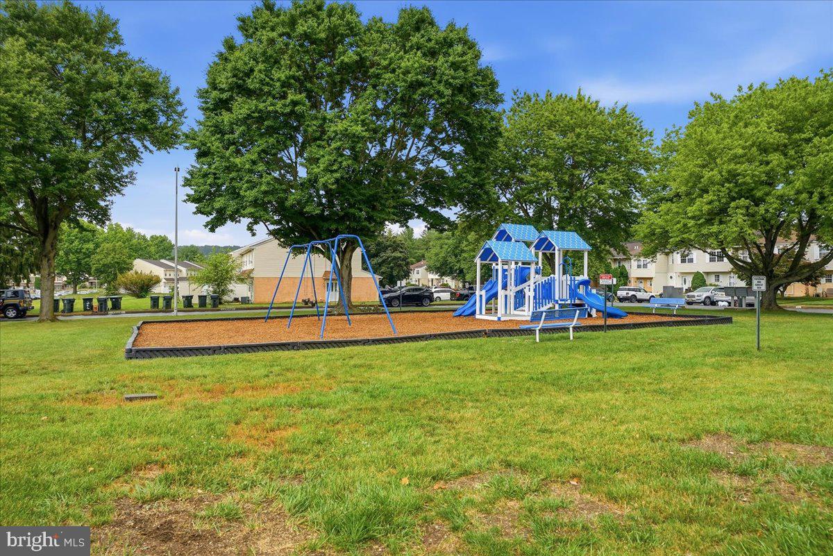 BEAVER RUN KNOLL - Residential
