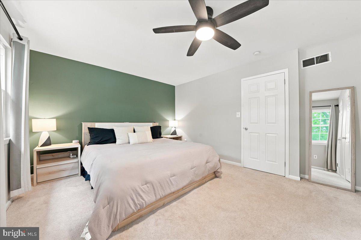 BEAVER RUN KNOLL - Residential